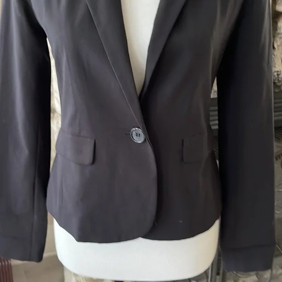 Blazer - Picture 2 of 5